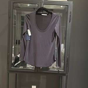 Wilfred long sleeve tee.